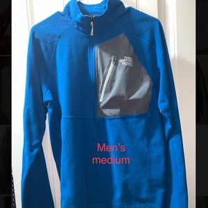 Men’s size medium Northface pullover